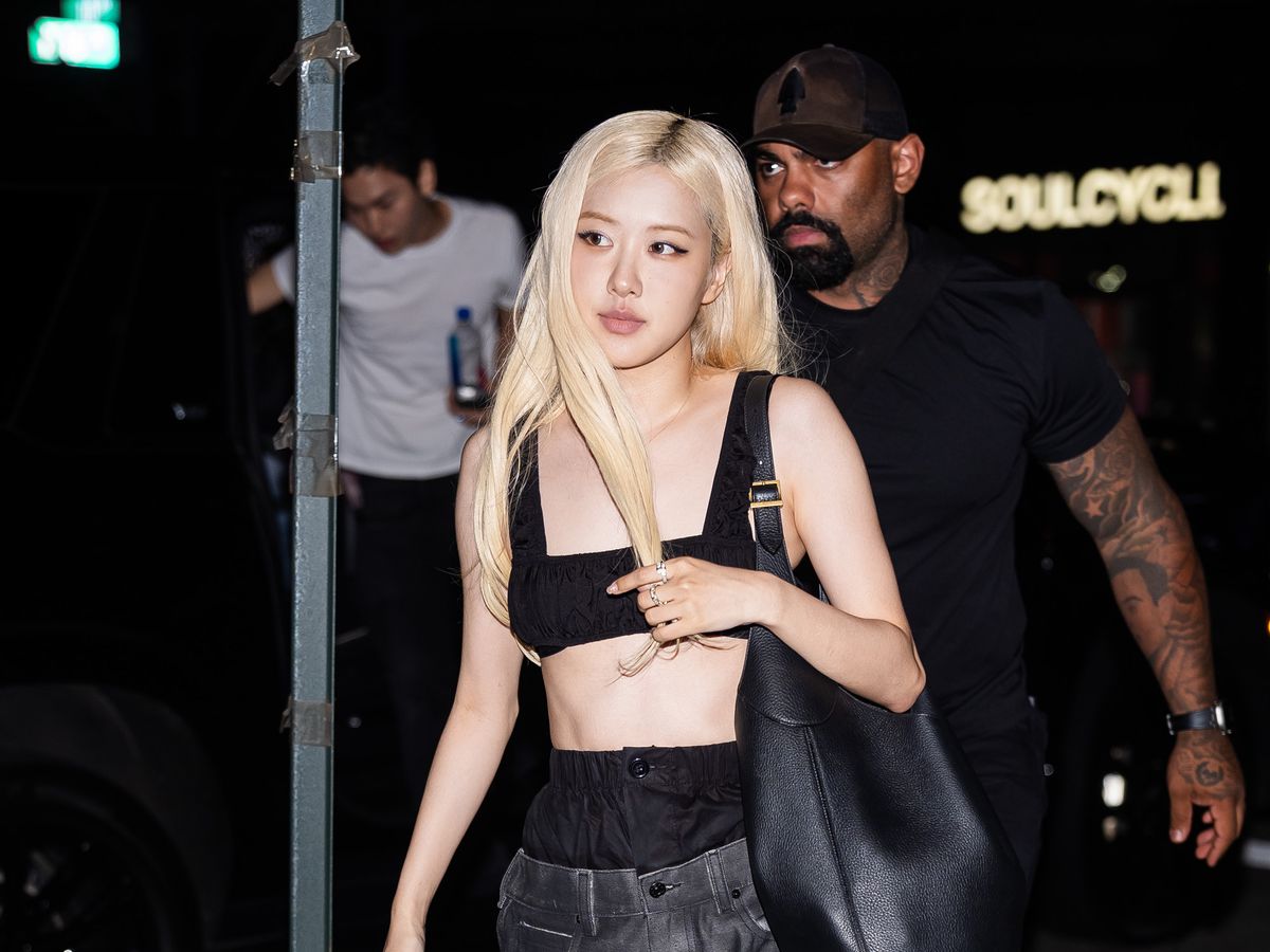 blackpinks-ros-rock-the-perfect-off-duty-look-in-nyc